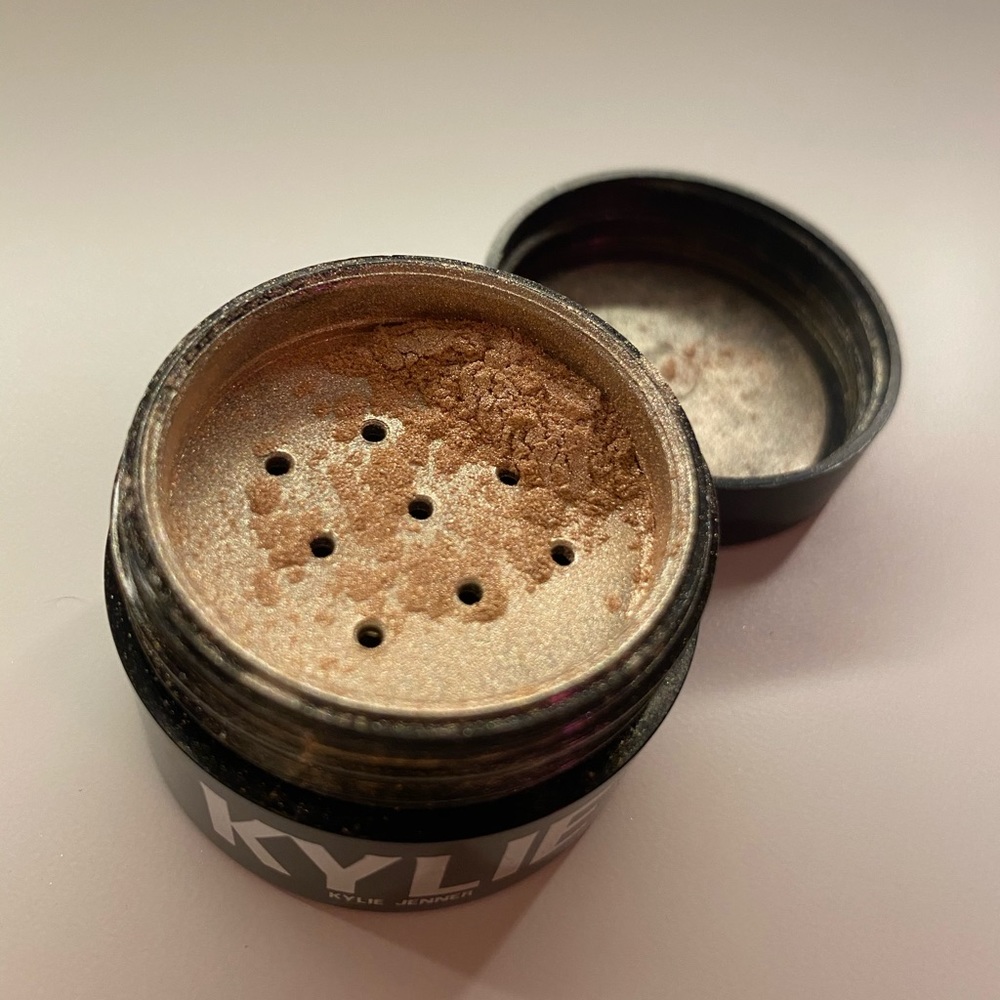 kylie cosmetics FIJI loose highlighter